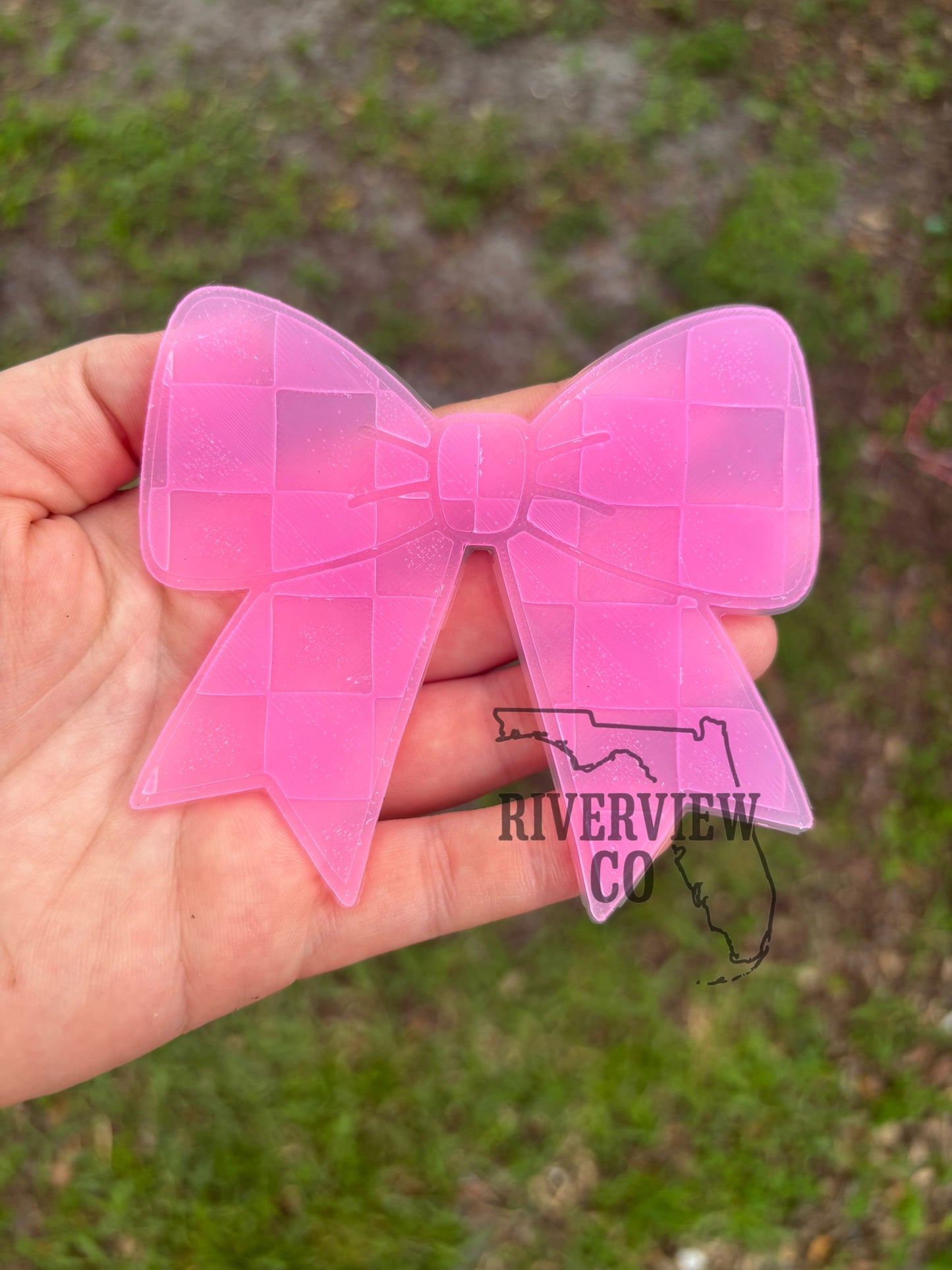 Checkered bow freshie insert for freshies